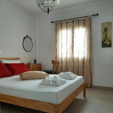 Quiet, Colourful Home In Cyclades Adiata Exterior photo